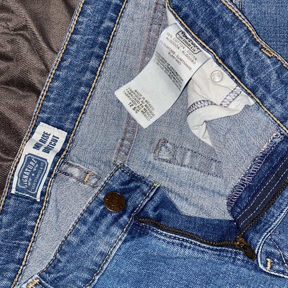 🦋Adorable Signature Levi Women’s Jeans Size 12 S/C! - Picture 8 of 9